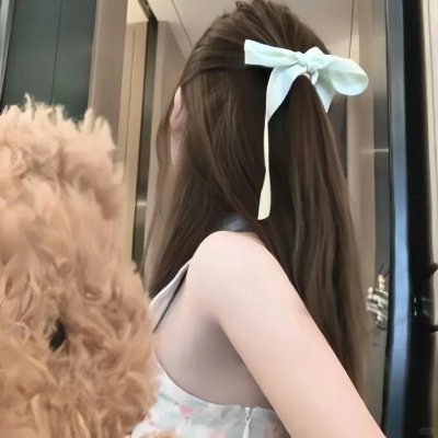 年轻女人